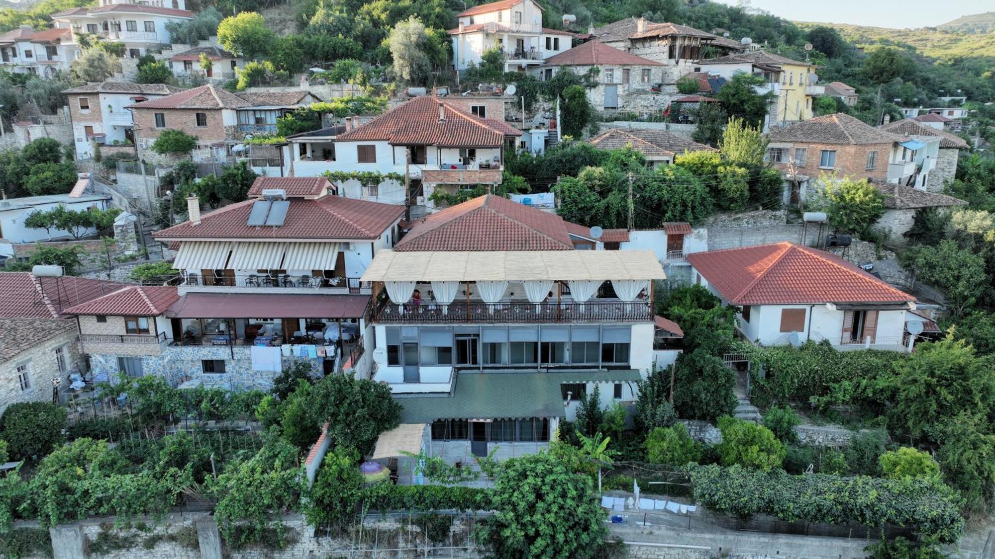 Vila Spahiu Berat Buitenkant foto