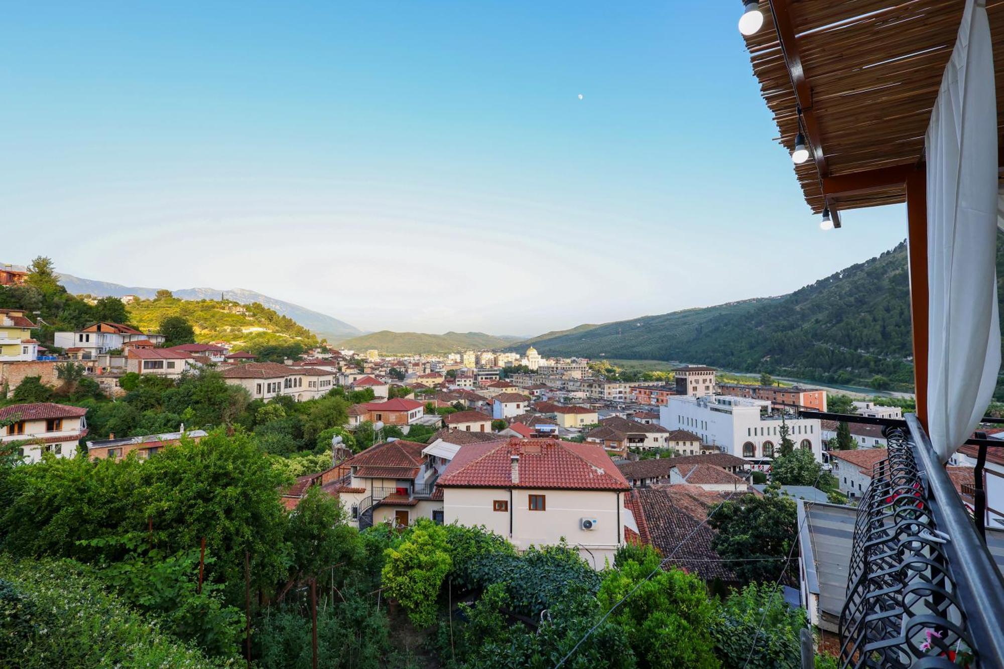Vila Spahiu Berat Buitenkant foto