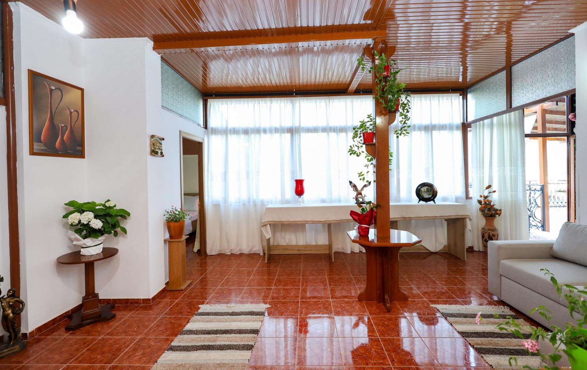 Vila Spahiu Berat Buitenkant foto