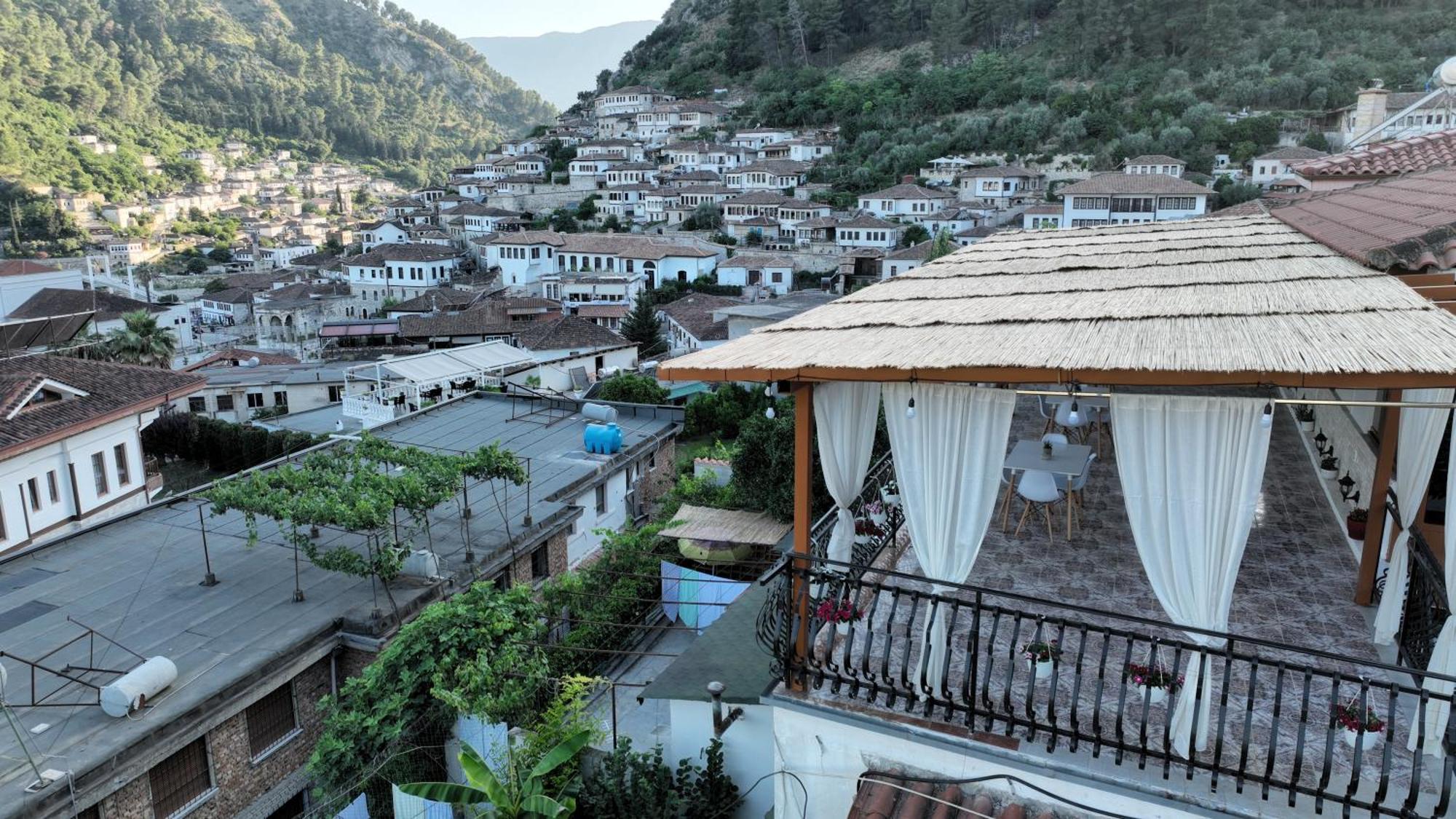 Vila Spahiu Berat Buitenkant foto