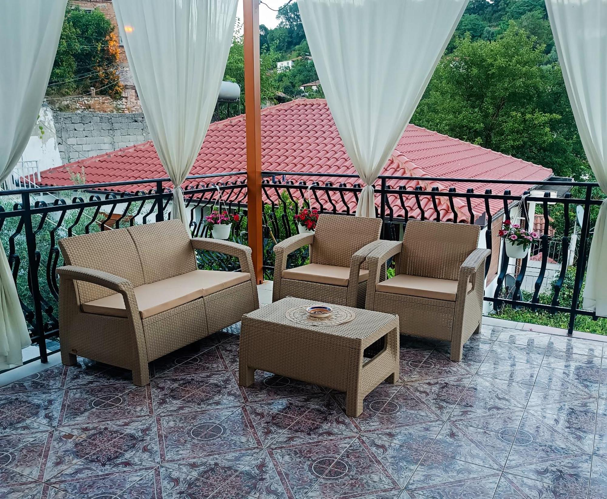 Vila Spahiu Berat Buitenkant foto