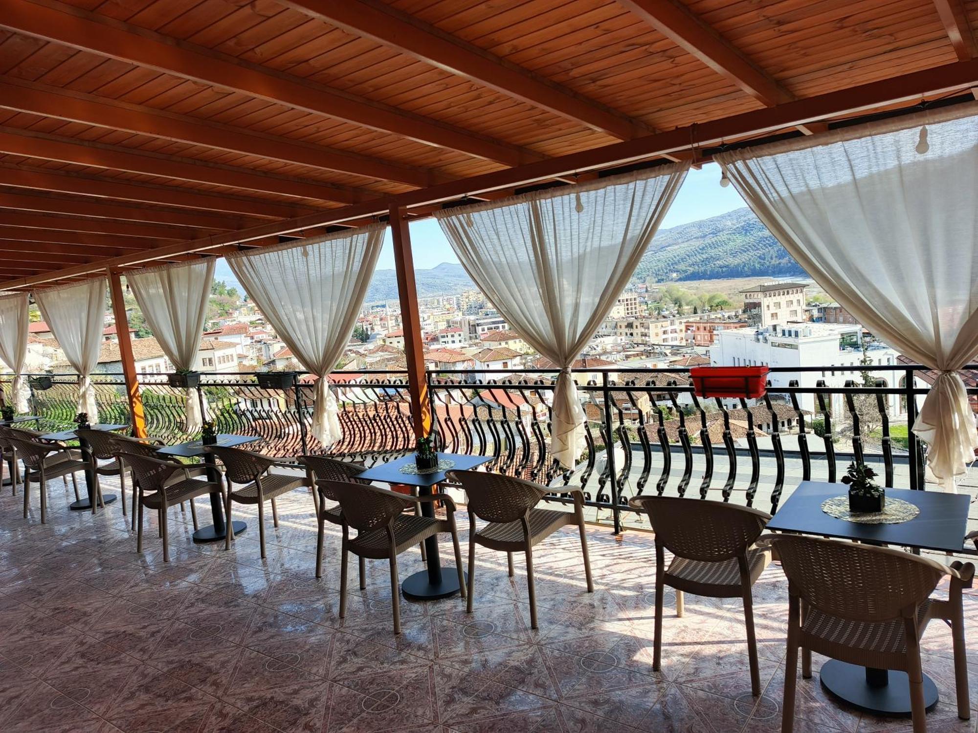 Vila Spahiu Berat Buitenkant foto